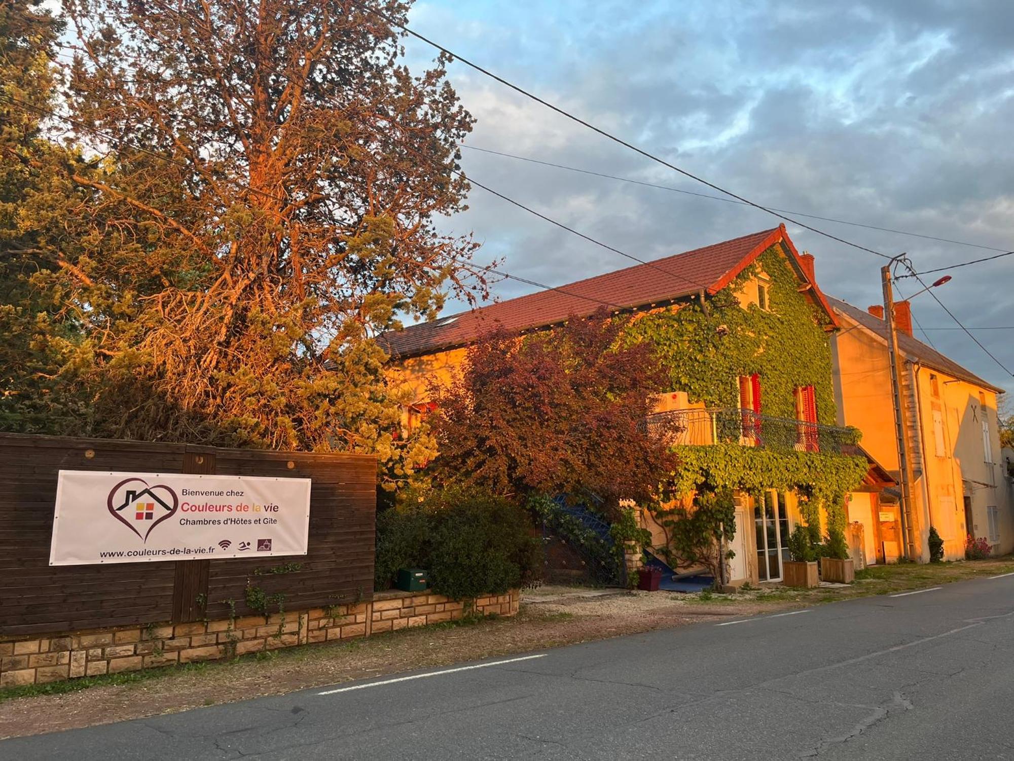 Couleurs De La Vie - Chambres D'Hotes Et Gite Cormatin Zewnętrze zdjęcie